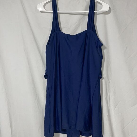 Jaclyn Smith blathering suit - Picture 6 of 10